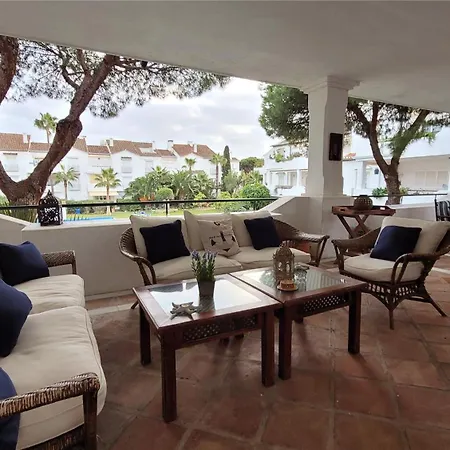 Apartman In El Presidente Side New Golden Mile