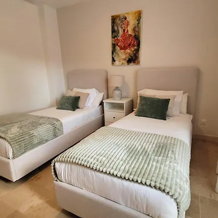 Appartement In El Presidente Side New Golden Mile *