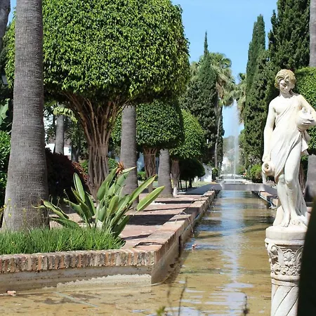 In El Presidente Side New Golden Mile *