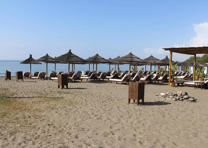 In El Presidente Side New Golden Mile