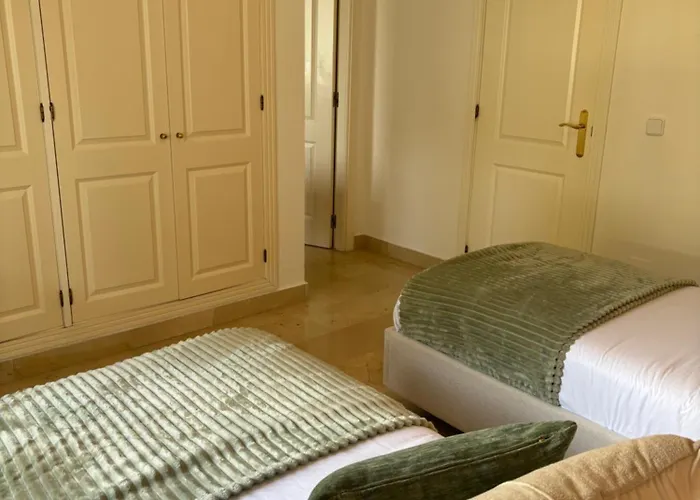 In El Presidente Side New Golden Mile * Estepona