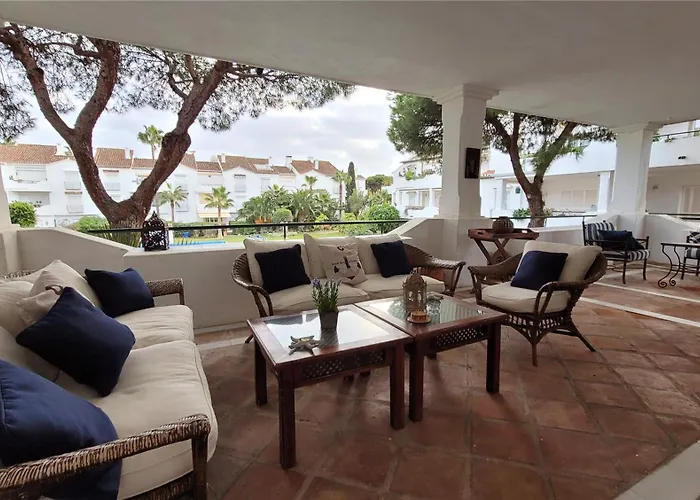 Appartement In El Presidente Side New Golden Mile