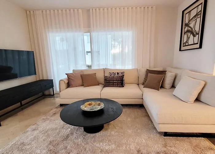 In El Presidente Side New Golden Mile *