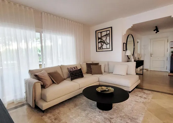 Appartement In El Presidente Side New Golden Mile