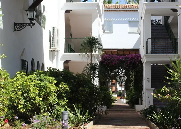 Appartement In El Presidente Side New Golden Mile