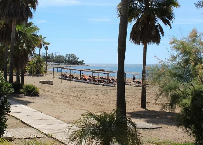 In El Presidente Side New Golden Mile *