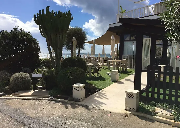 In El Presidente Side New Golden Mile *